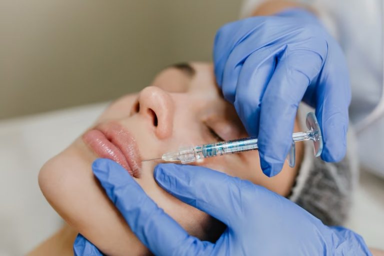 A practitioner discussing a treatment plan with a client